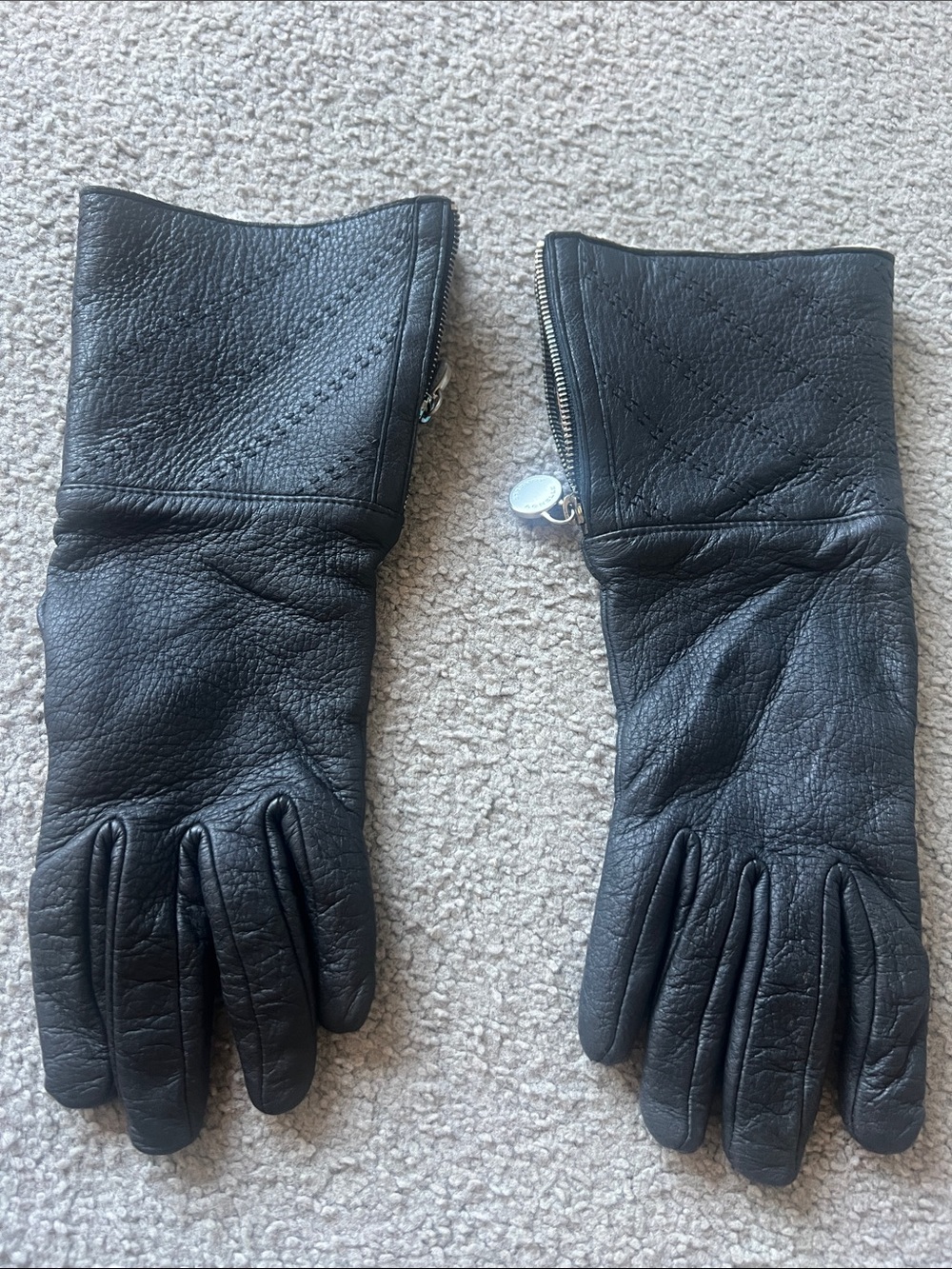 Agnelle black Zip Cuff Gloves. Perfect condition.